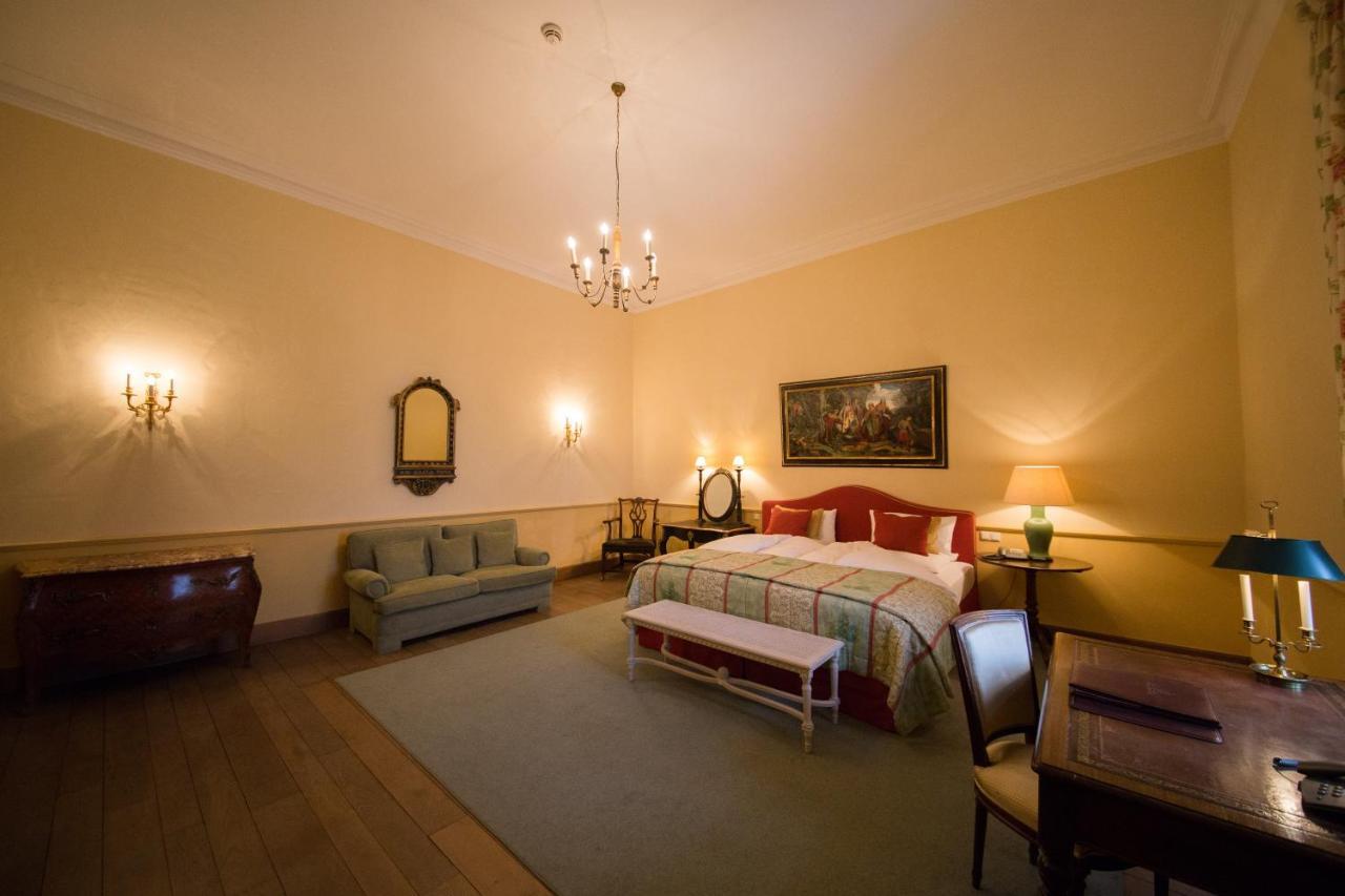 Hotel Chateau Bela Екстер'єр фото
