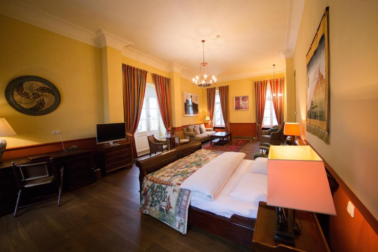 Hotel Chateau Bela Екстер'єр фото