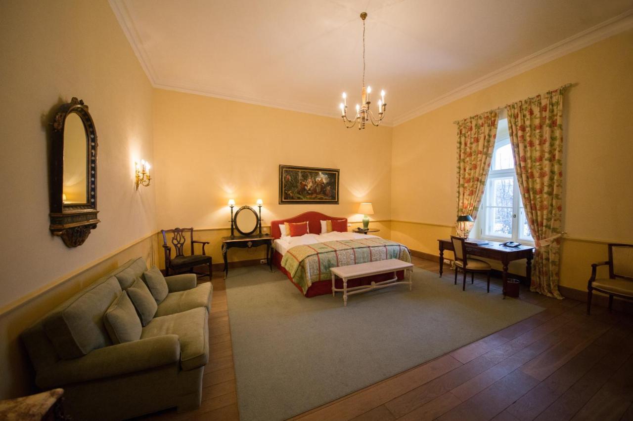 Hotel Chateau Bela Екстер'єр фото