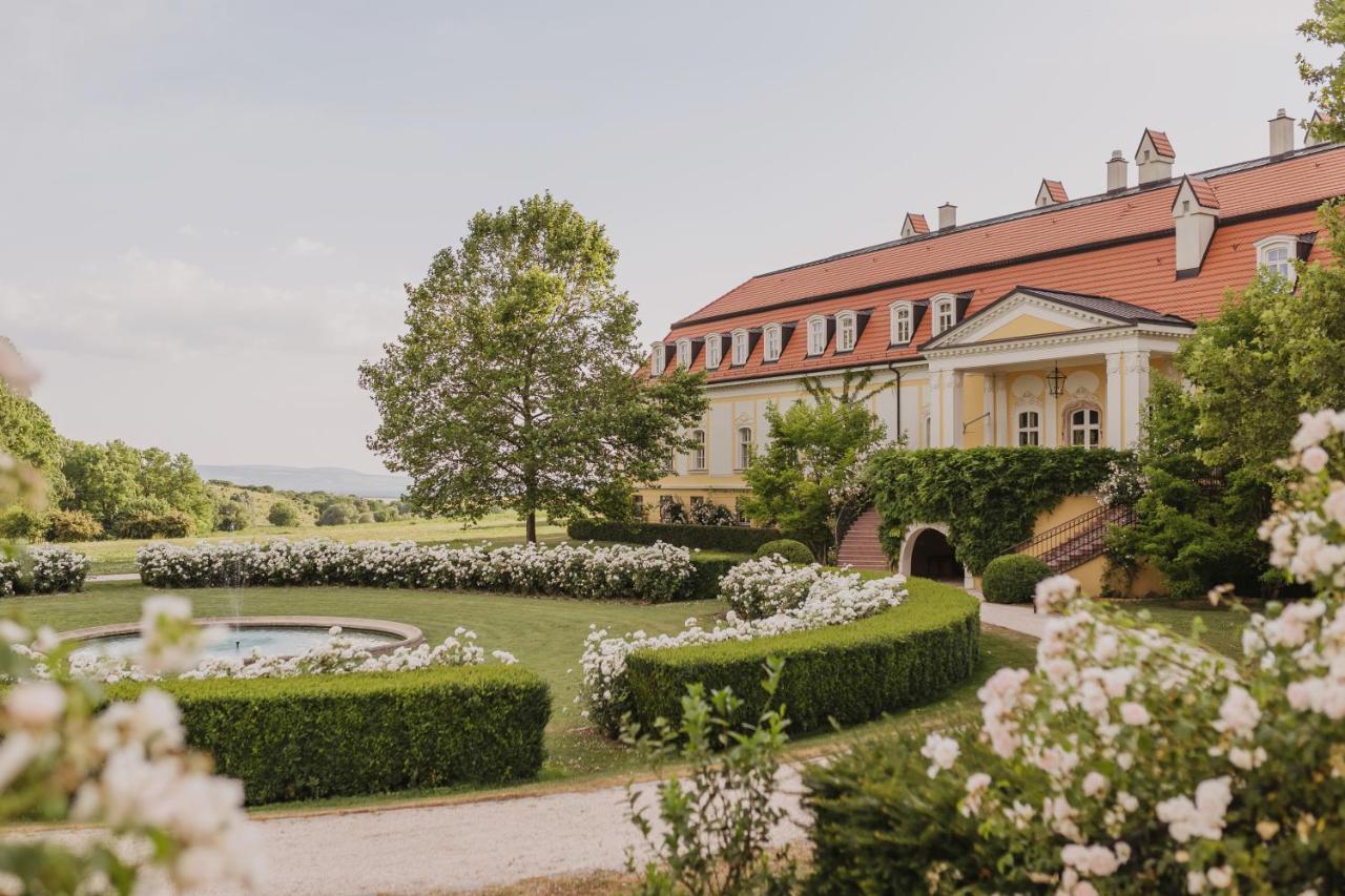Hotel Chateau Bela Екстер'єр фото