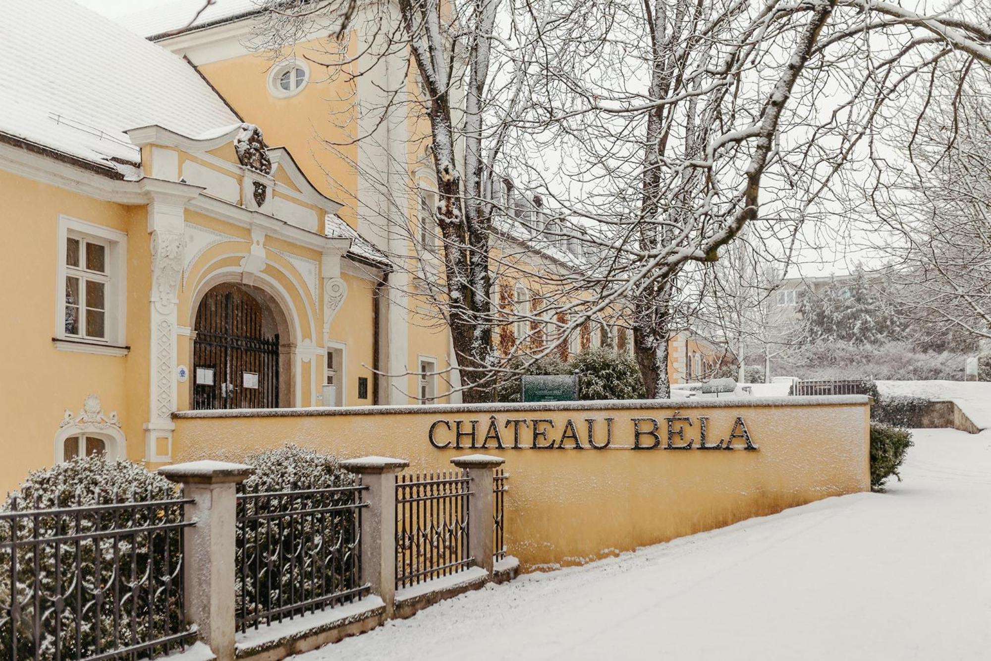 Hotel Chateau Bela Екстер'єр фото