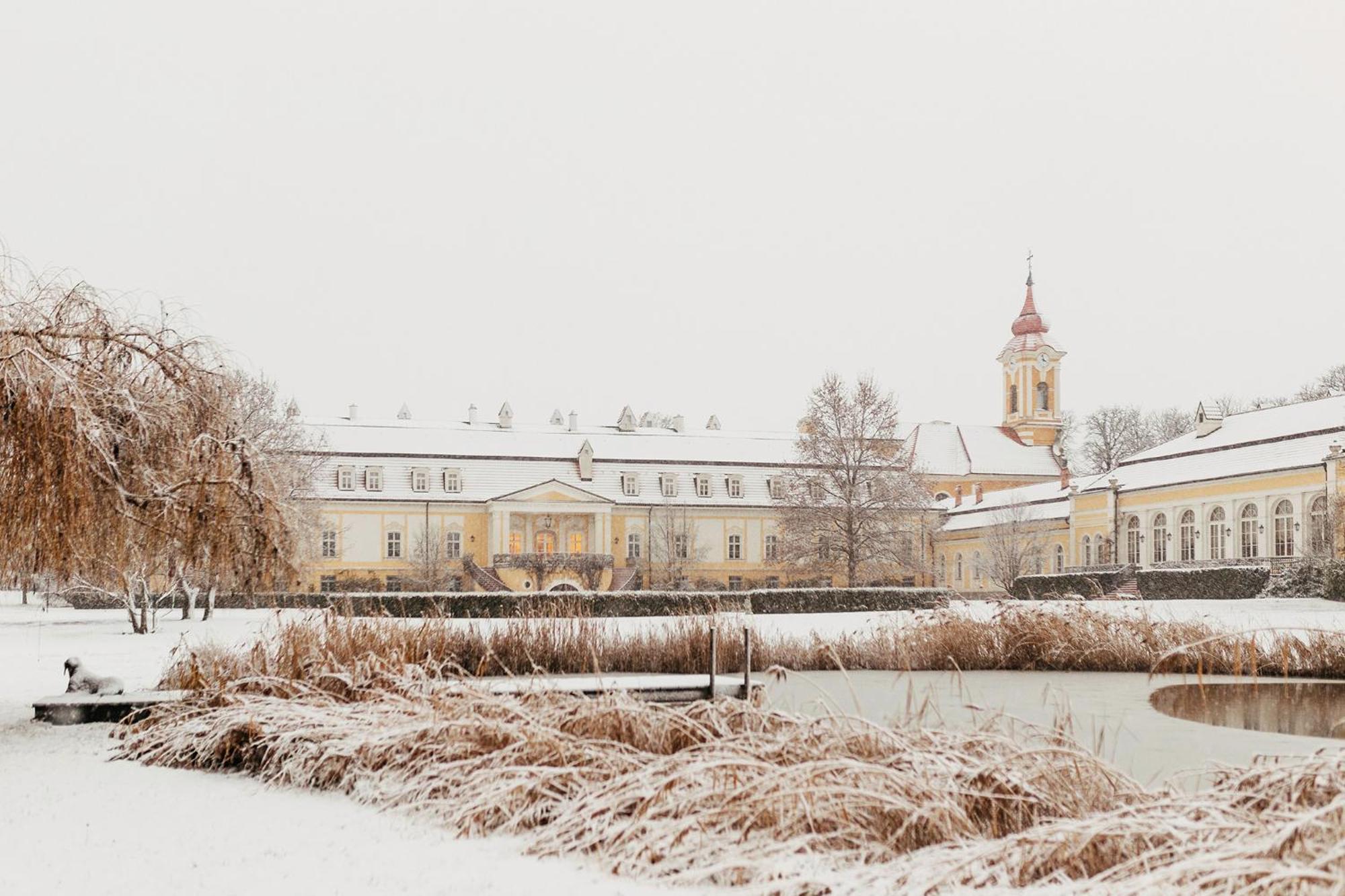 Hotel Chateau Bela Екстер'єр фото
