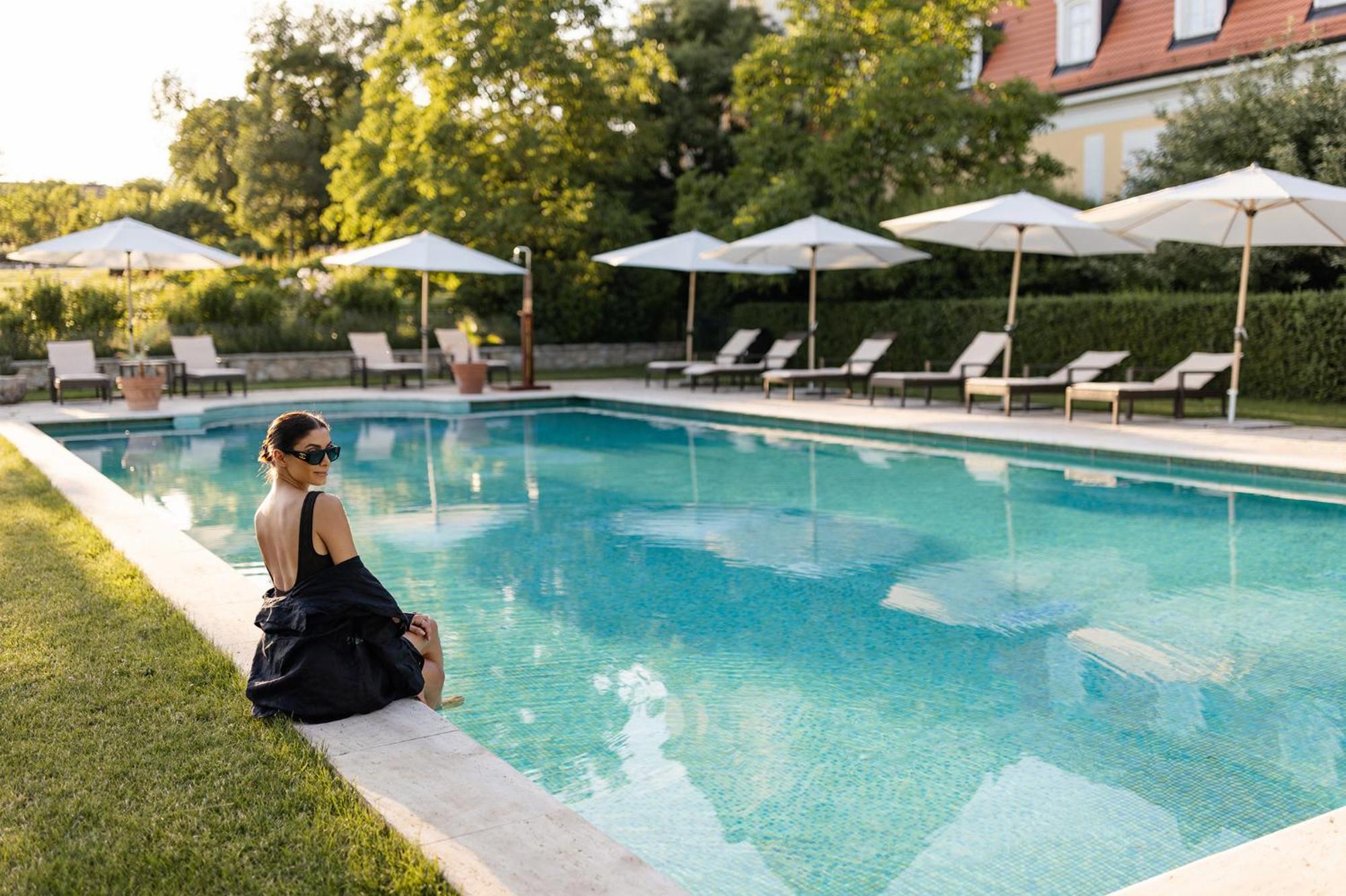 Hotel Chateau Bela Екстер'єр фото